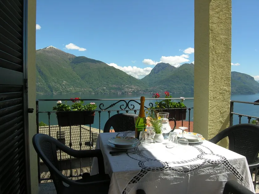 Casa Gabriella lejlighed med udsigt over søen - Image 1
