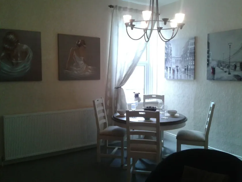 Avenue Road - Image 1