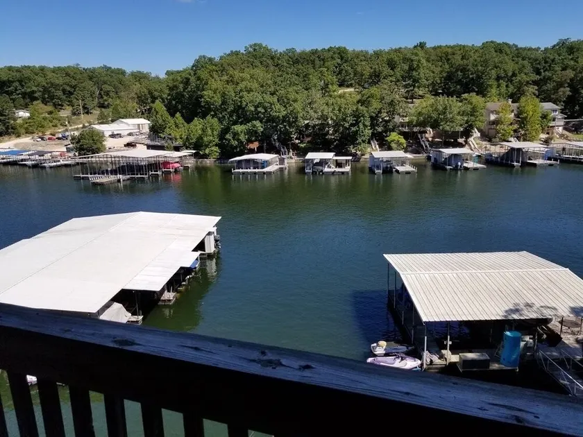 Lakefront Condo 2 Bed 1 Bath - Image 1