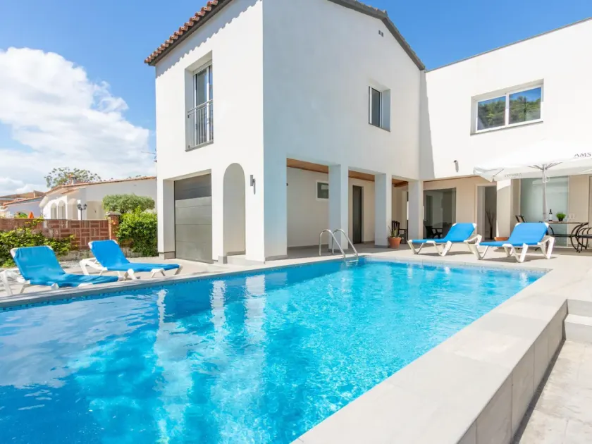 Neues Haus mit privatem beheiztem Pool, Parkplatz, WLAN, Spielzimmer - Image 1