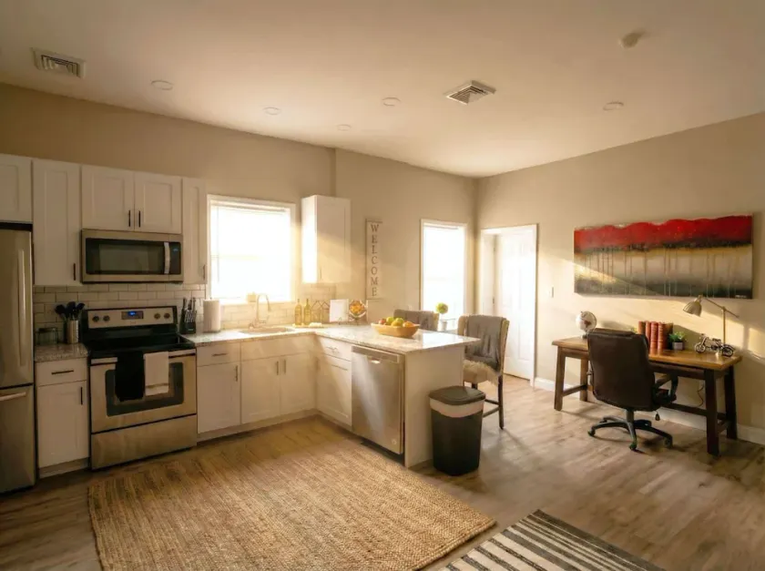 Charming Wilmington Penthouse Loft - Image 1