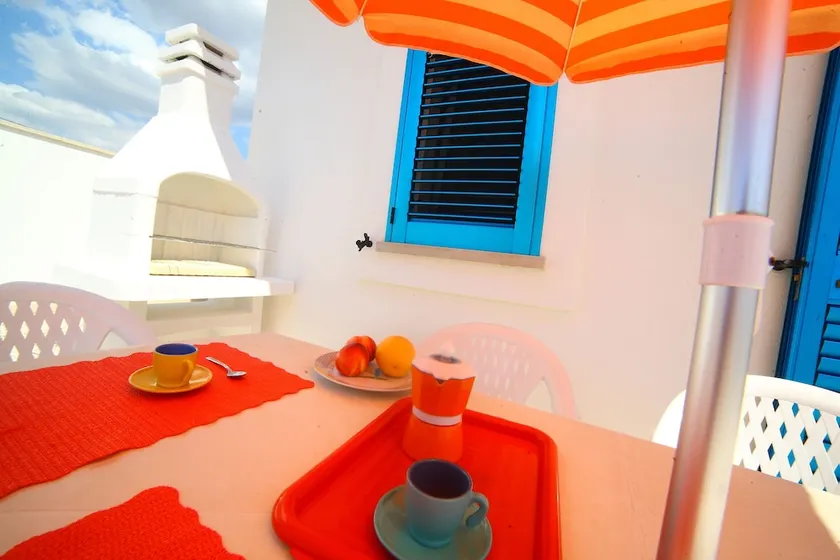 SEPTEMBER IN SALENTO: VILLA 70 METERS FROM THE SEA. - Image 1