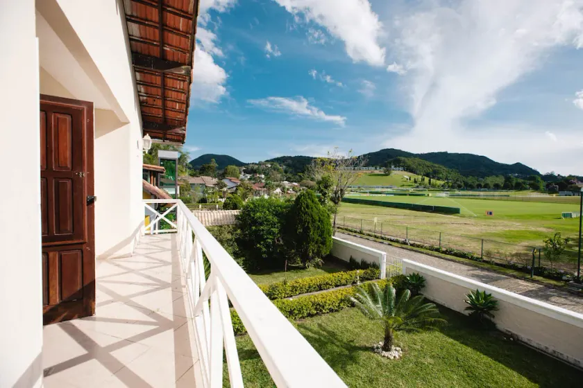 Granja Comary - Fantastic view of the CBF field, with 5 bedrooms, swimming pool, barbecue. - Image 1