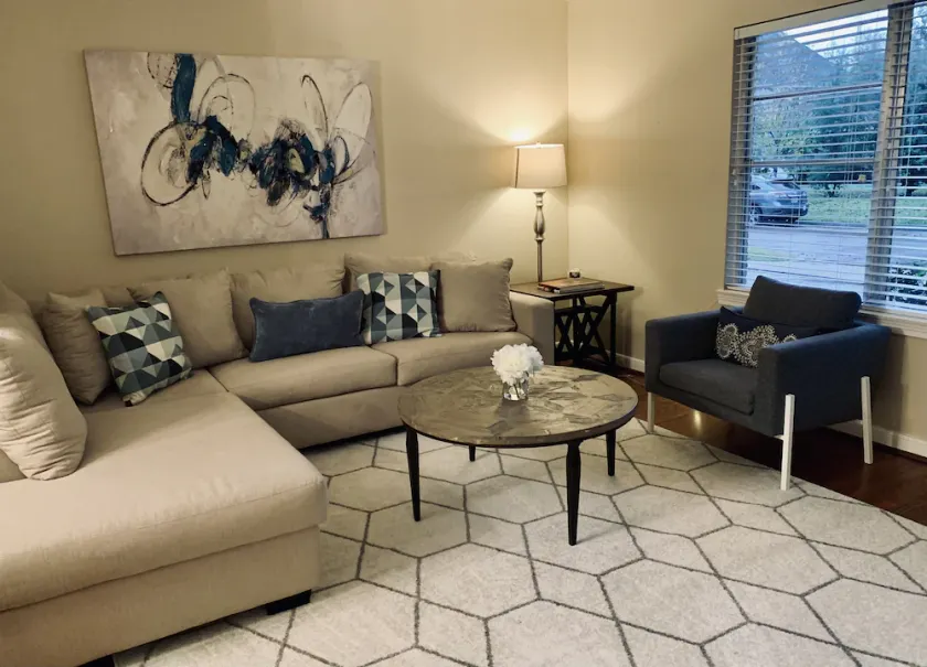 Inviting/Cozy Home in Medical Center - Beautiful home to stay!!  - Image 1