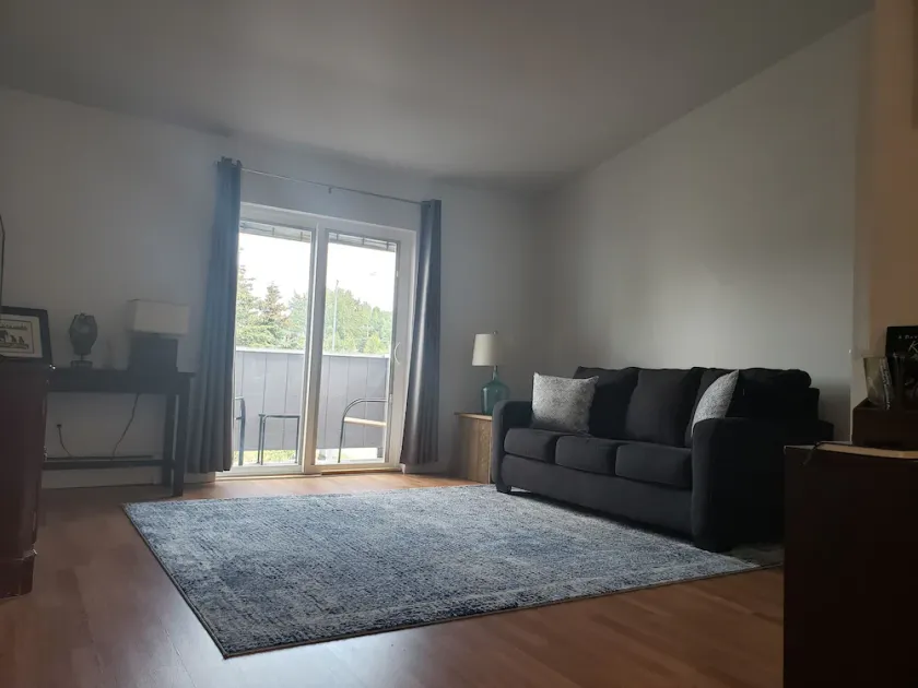 Comfy & Cozy Stay w/ Mountain View Centrally Located 5 to 7 mins from everything - Image 1