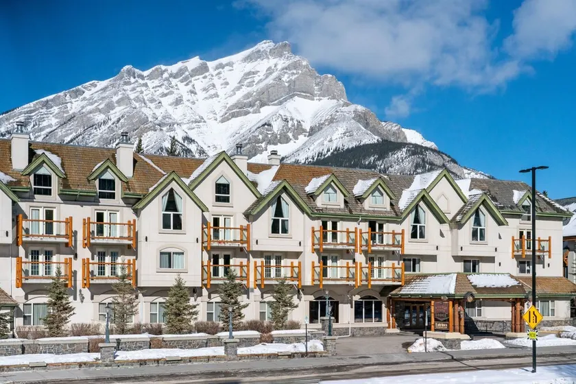 Relaxing Stay in Banff! Lovely Superior King Room - Image 1