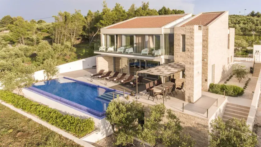 Luxury Villa Spectrum with Heated Pool - Image 1