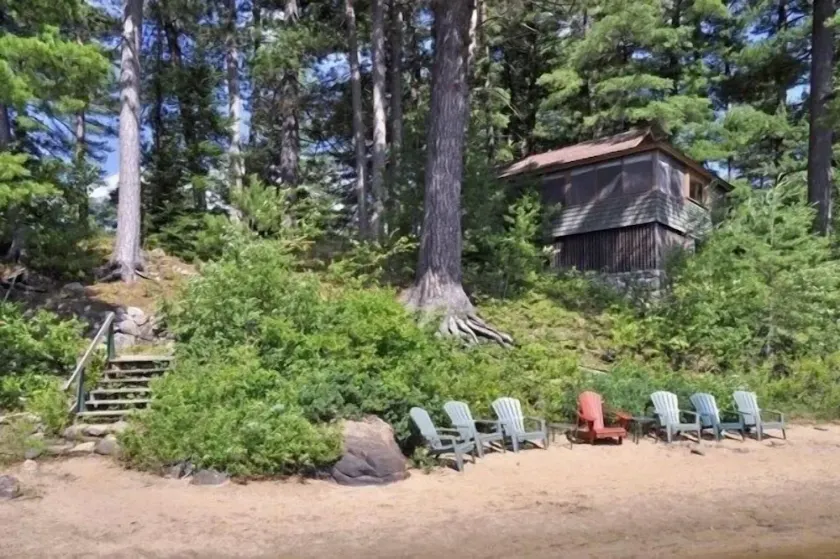 Förtjusande historisk Adirondack Lakefront Cottage på Long Lake - Image 1