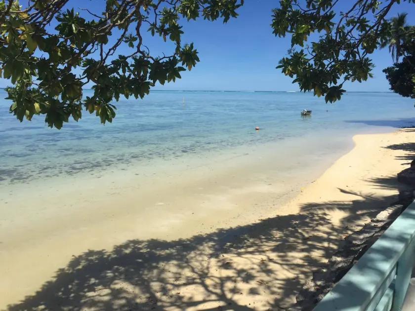 House lagoon in Moorea, sister island of Tahiti - Image 1