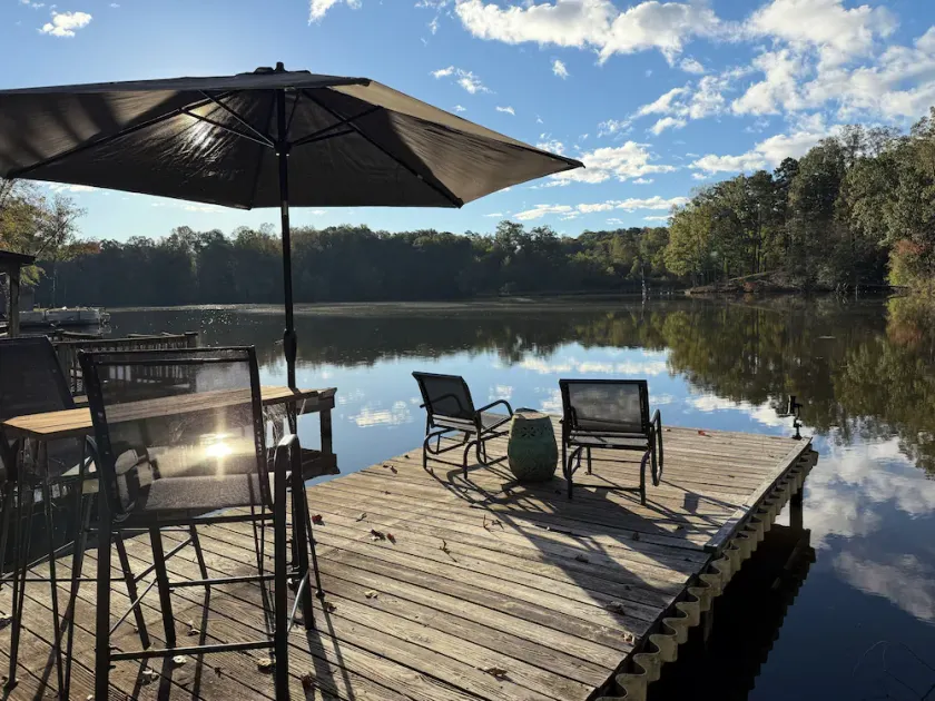 Charming Romantic Lakefront Cottage or Guest Room Depending on Availability Near Golf - Image 1