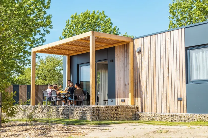 Chalet with 2 bedrooms and a terrace - Image 1