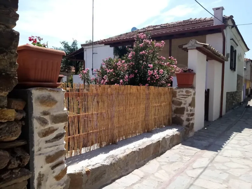 Petrino1880 sea-vacation apartment in Chalkidiki - Image 1