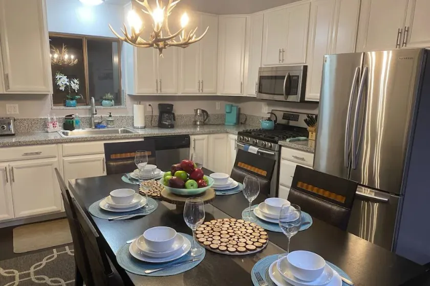 4BR/5BED *Newly Remodeled* Lake Tahoe Happy Place - Image 1