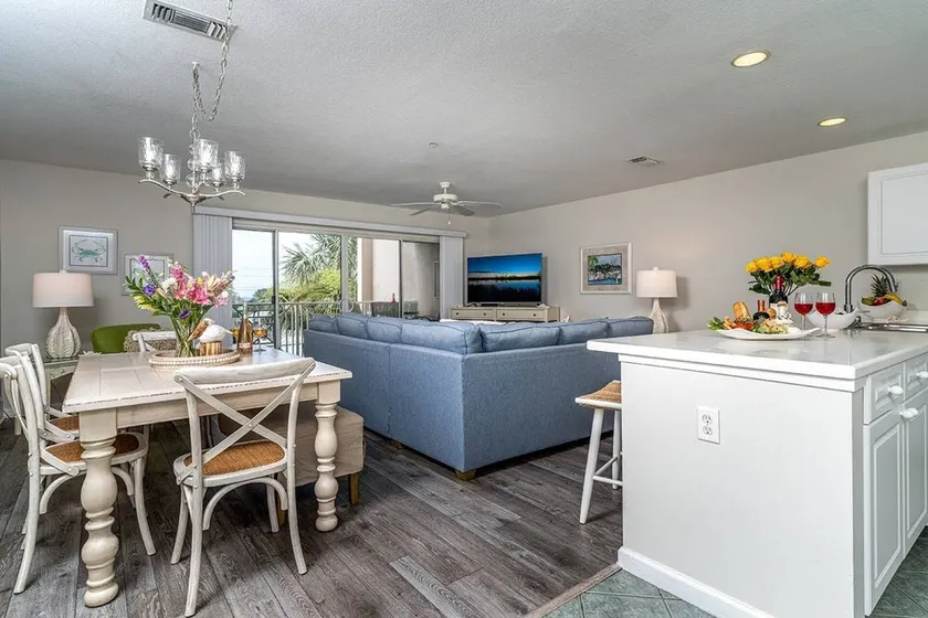 Adorable une chambre! Des tarifs imbattables! Vue sur la plage et la piscine! - Image 1
