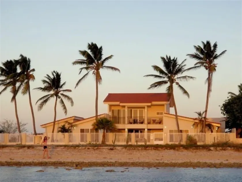 Oceanfront Luxury Malmok 5 Bedroom 6 Bath Villa - Image 1