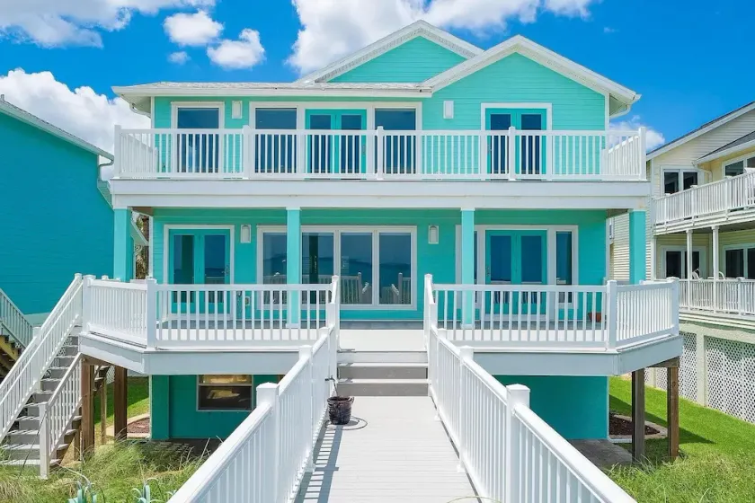 Direct Beachfront Paradise: Private beach walkover in gated community - Image 1