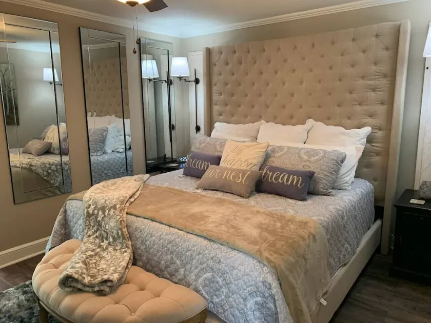 Luxury Spa Suite on 3rd - Image 1