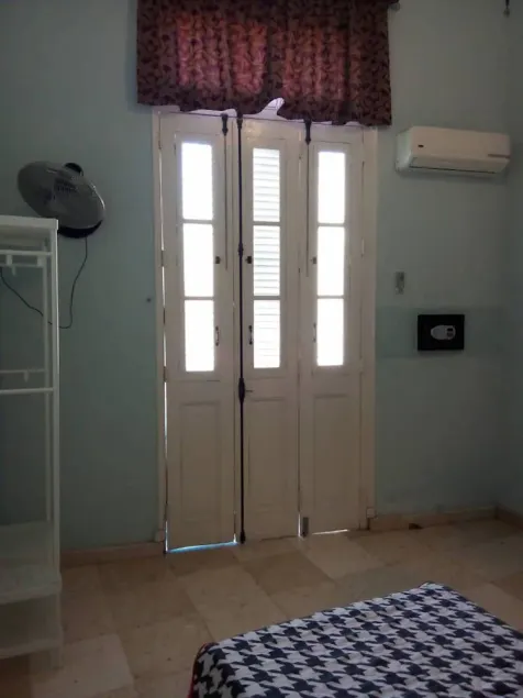 Hostal Lola Van - Image 1