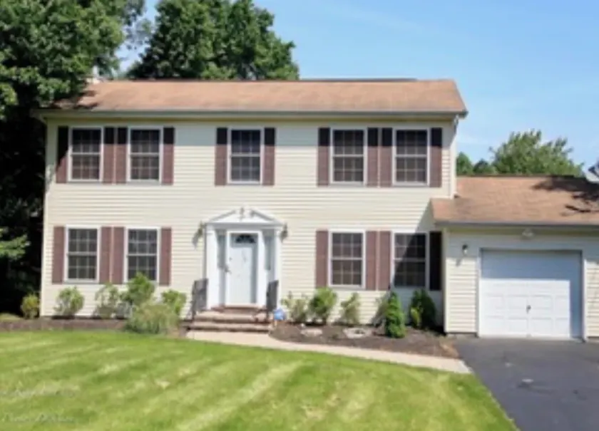 Delightful Vacation Home - Image 1