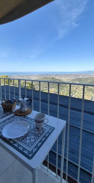 Hus i en gammel landsby med en fantastisk havudsigt (op til 5 personer) - Image 1