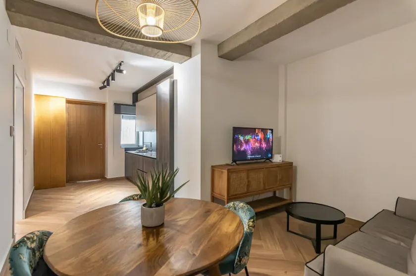 Cosy City Stay Apartment - Image 1