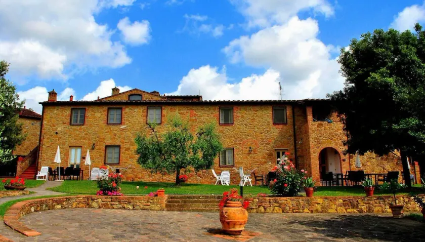 Lodging in Montaione,pool,children pool,Aircon,quiet located, children friendly - Image 1