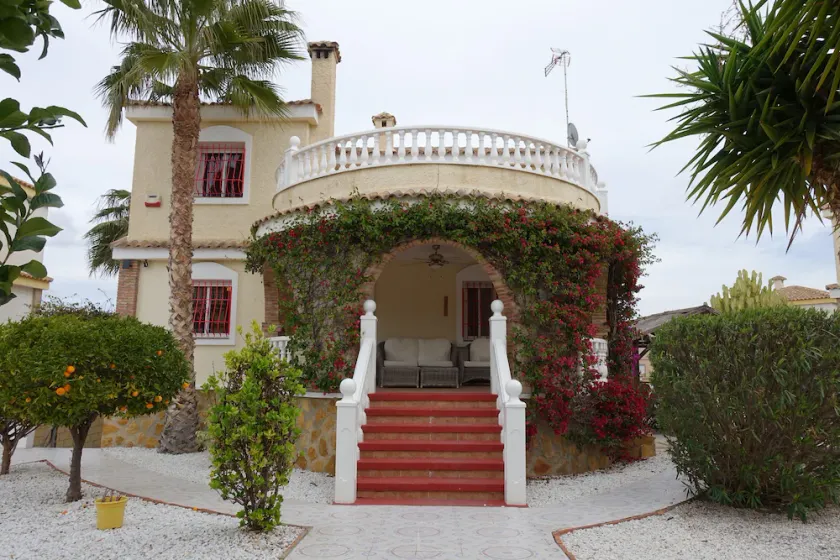 Villa med 5 soveværelser med privat pool, stor have, TV, Wifi, Aircon. - Image 1
