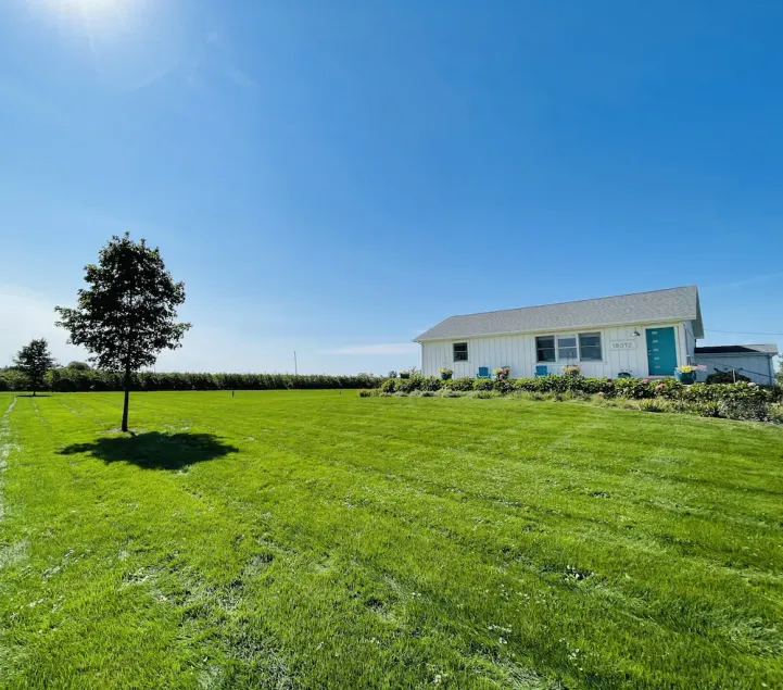 Happy Acres: Modern Luxury Country Farmhouse - Image 1