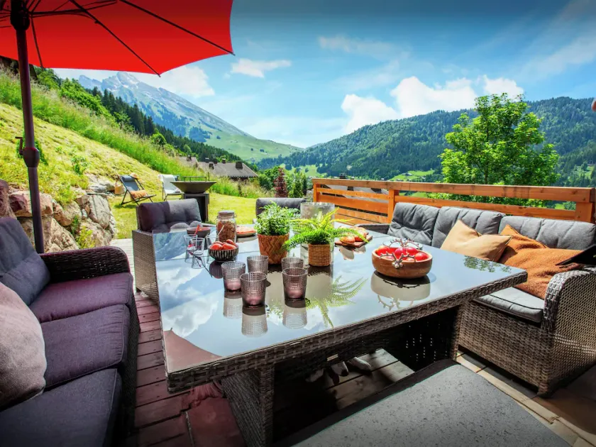 Chalet Bella Cha - OVO Network - Image 1