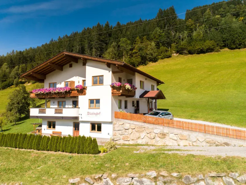 Spacious apartment close to the ski area - Image 1