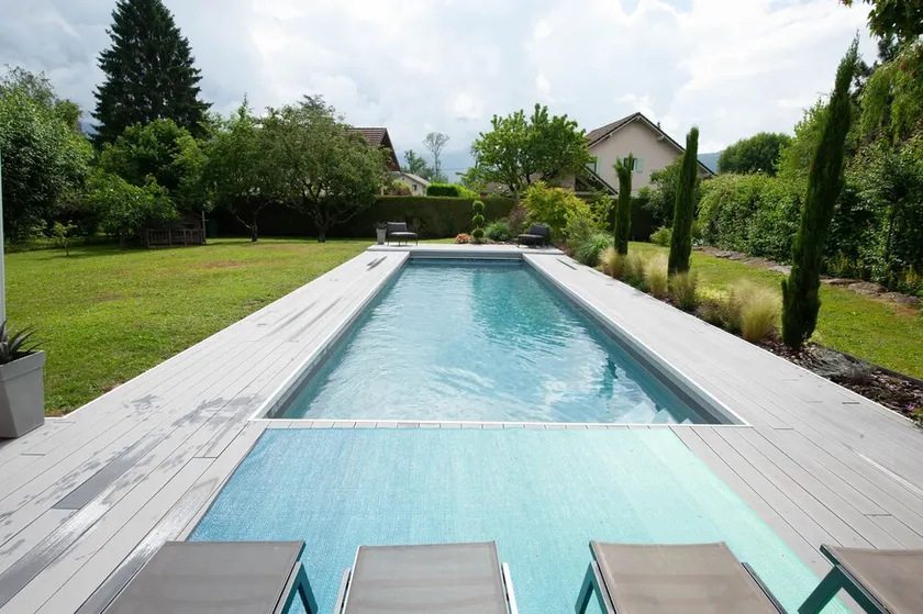 Haus mit Pool zwischen See und Berg - Image 1