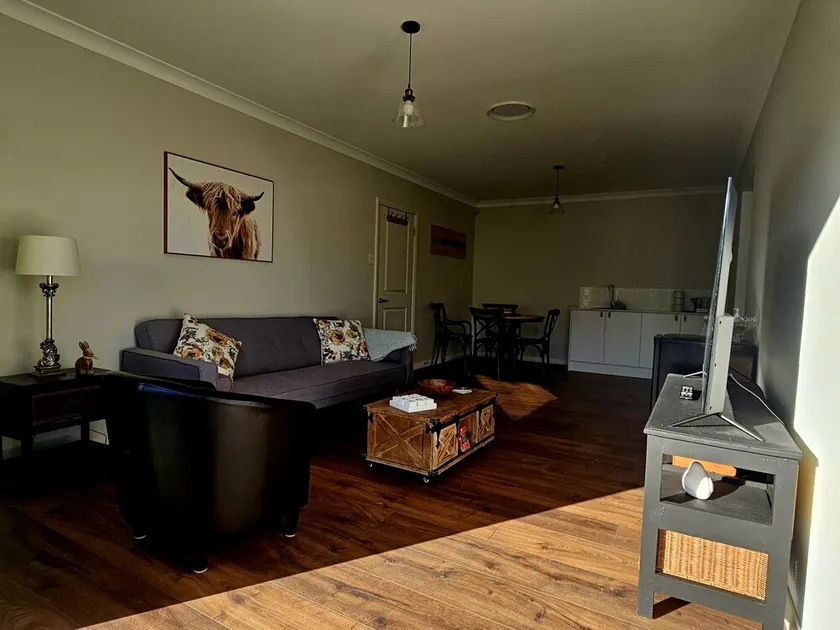 A great place to stay, relax or smell the Roses and enjoy the Southern Highlands - Image 1