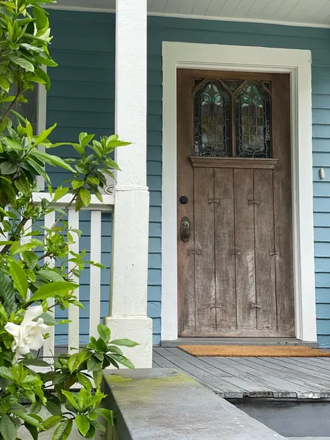The Painted Lady, a spacious renovated 4BR Victorian - Image 1