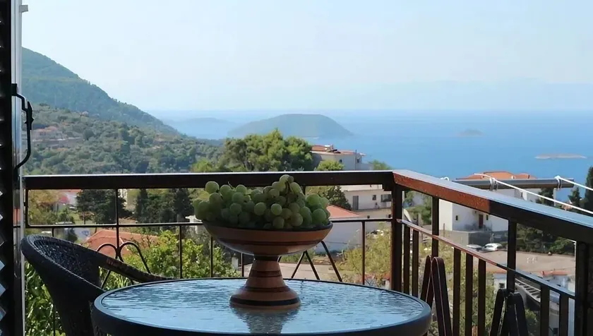 Demie and George House with stunning view - Image 1