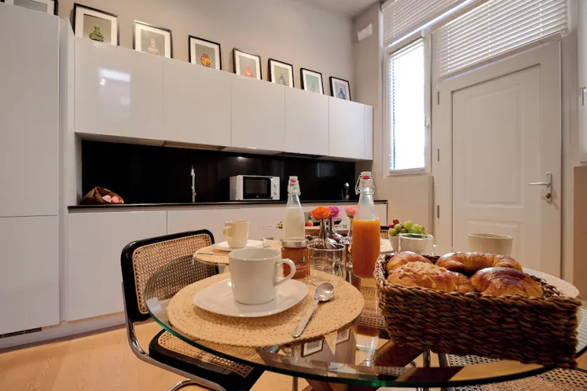 Milan Style loft in great location - Image 1