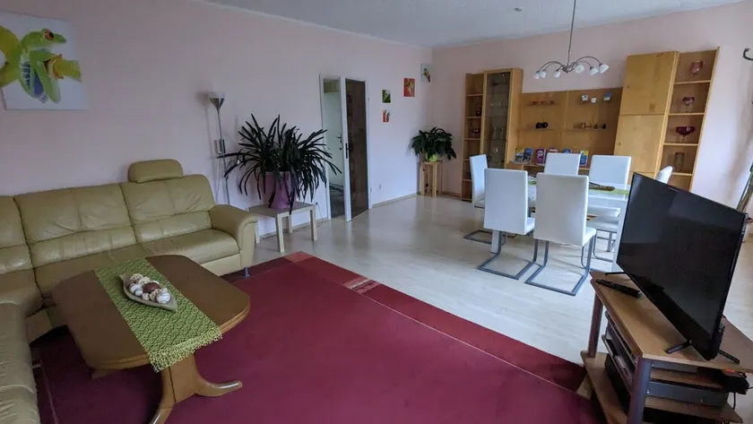Spacious, close to the center and family friendly apartment in Dresden! - Image 1