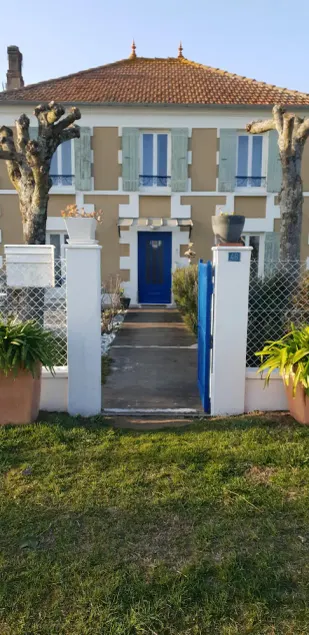 Wunderschönes Charentaise-Haus mit Garten, 12 bis 18 Personen, an der Giro-Mündung - Image 1