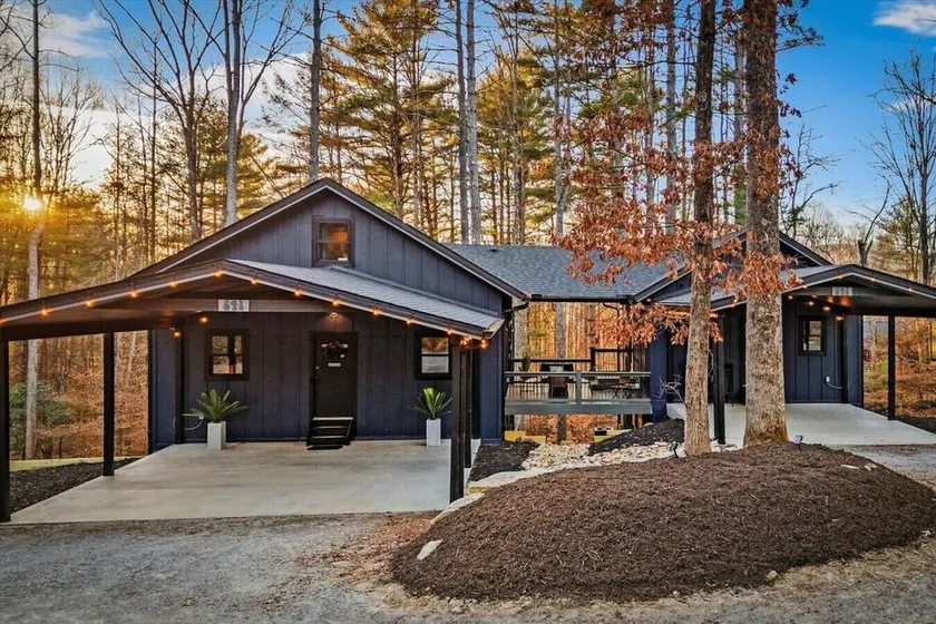 Cozy Villa for 12 with Hot Tub Game Room - Image 1