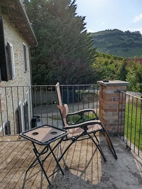 Apartment 'Nebbiolo' with Shared Terrace, Shared Garden and Wi-Fi - Image 1