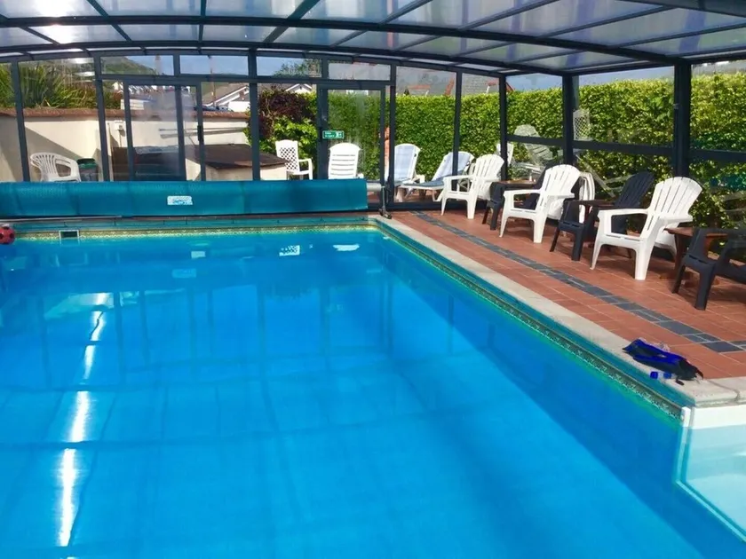 2 ~ Petite promenade ~ Plage ~ Pubs ~ Commerces: Piscine Htd + Hottub + Jardin + BBQ + WiFi GRATUIT - Image 1