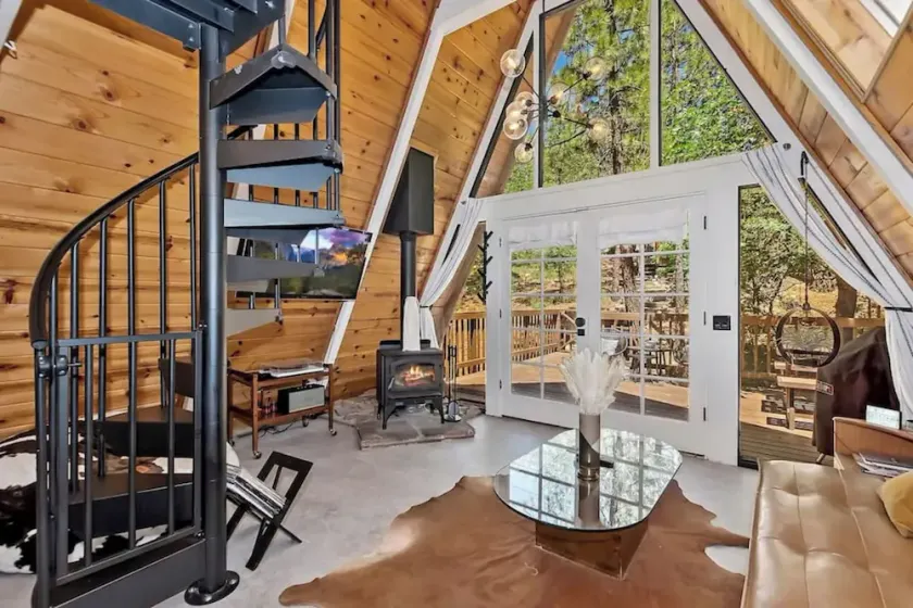 Acute A-frame Cabin w WiFi - Image 1