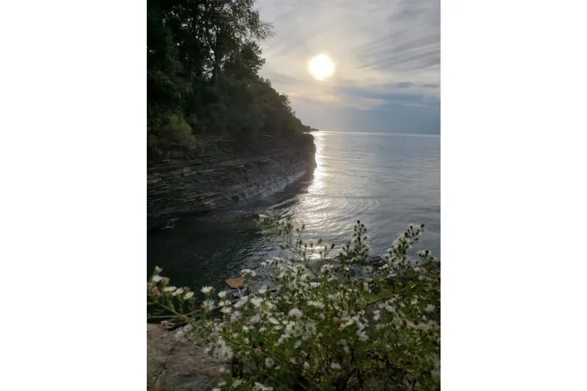 Secluded Cottage with Hidden Cove on Lake Erie - Image 1