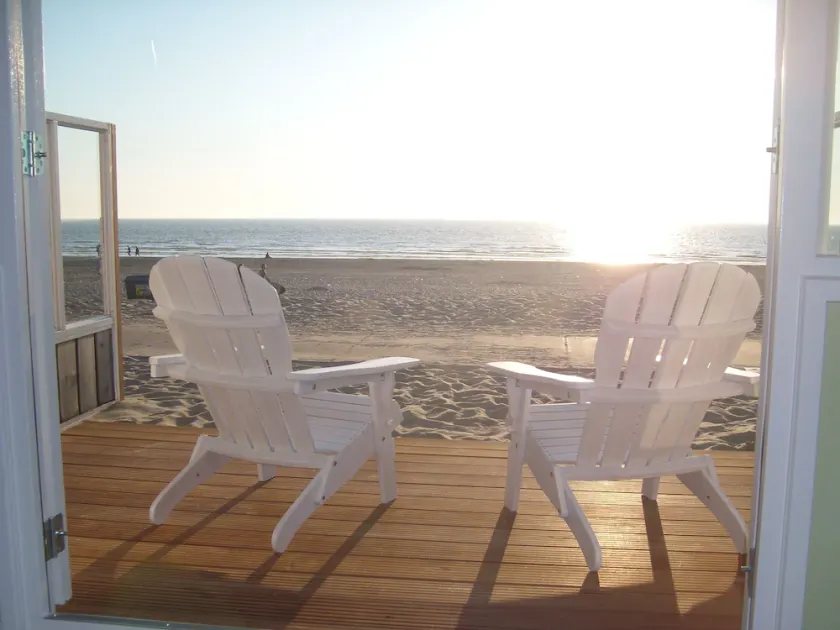 Beach cottage - fresh rolls and extras included daily! - Image 1