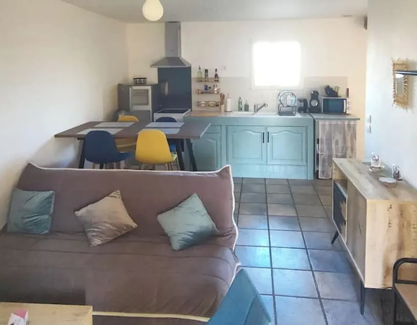 2-bedroom apartment at the foot of the Pyrenees - Image 1