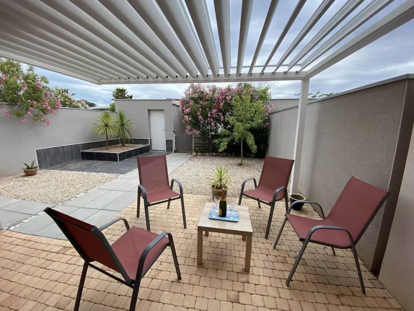 Superbe villa avec piscine en résidence à Sète - FR-1-472-151 - Image 1
