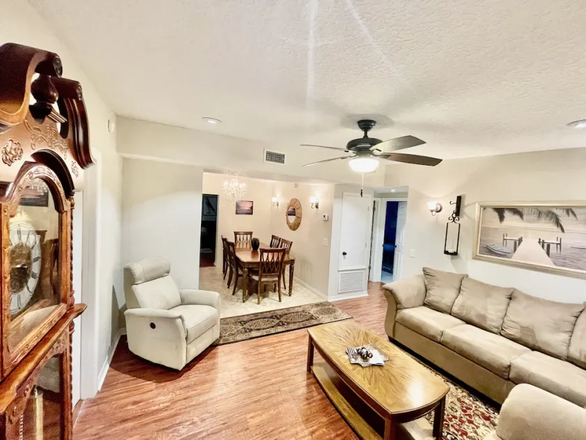 Cozy Modest Home near (Universal Studios & iDrive) - Image 1