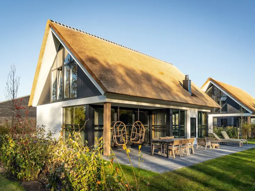 Luxury Villa in De Cocksdorp - Image 1
