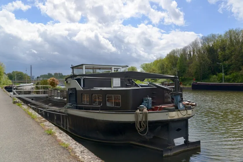 Gehäuse Segler an Bord der Barge Rayclau - Image 1
