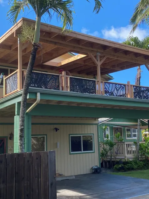 Steps to Secluded Beach-Covered Deck-Grill-AC's-Fenced Covered Parking-Laundry - Image 1