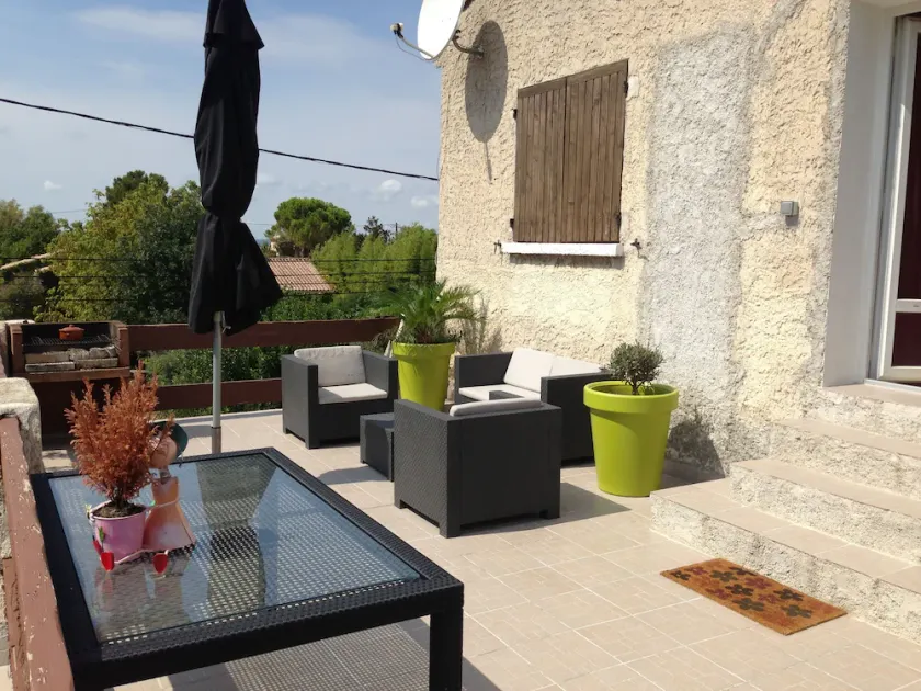 Apartment at the top of the villa with terrace and land for animals, 5 people - Image 1